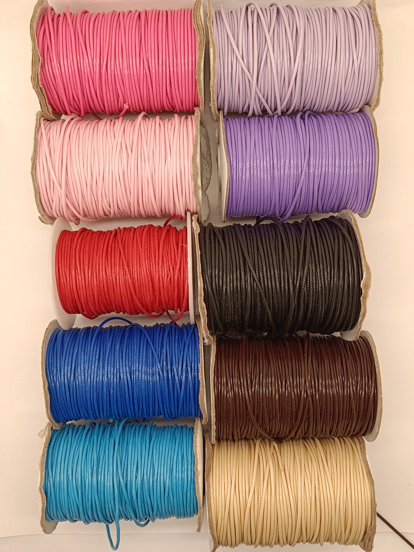 Collana cordino colorato e granelli