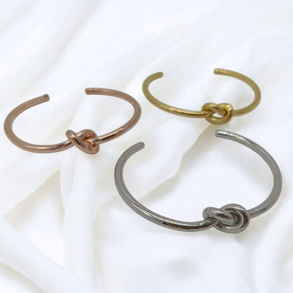 Bracciale rigido nodo