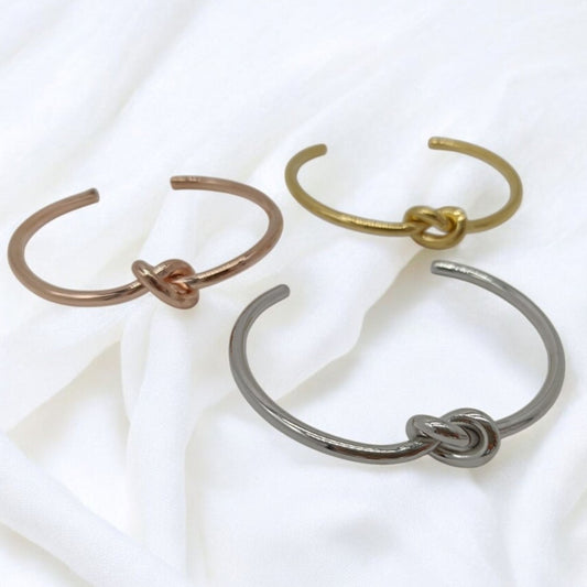 Bracciale rigido nodo