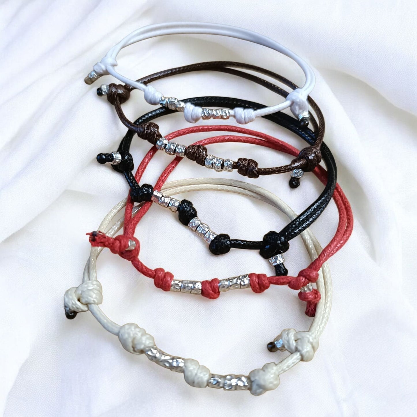 Bracciali bambini cordino colorato e granelli