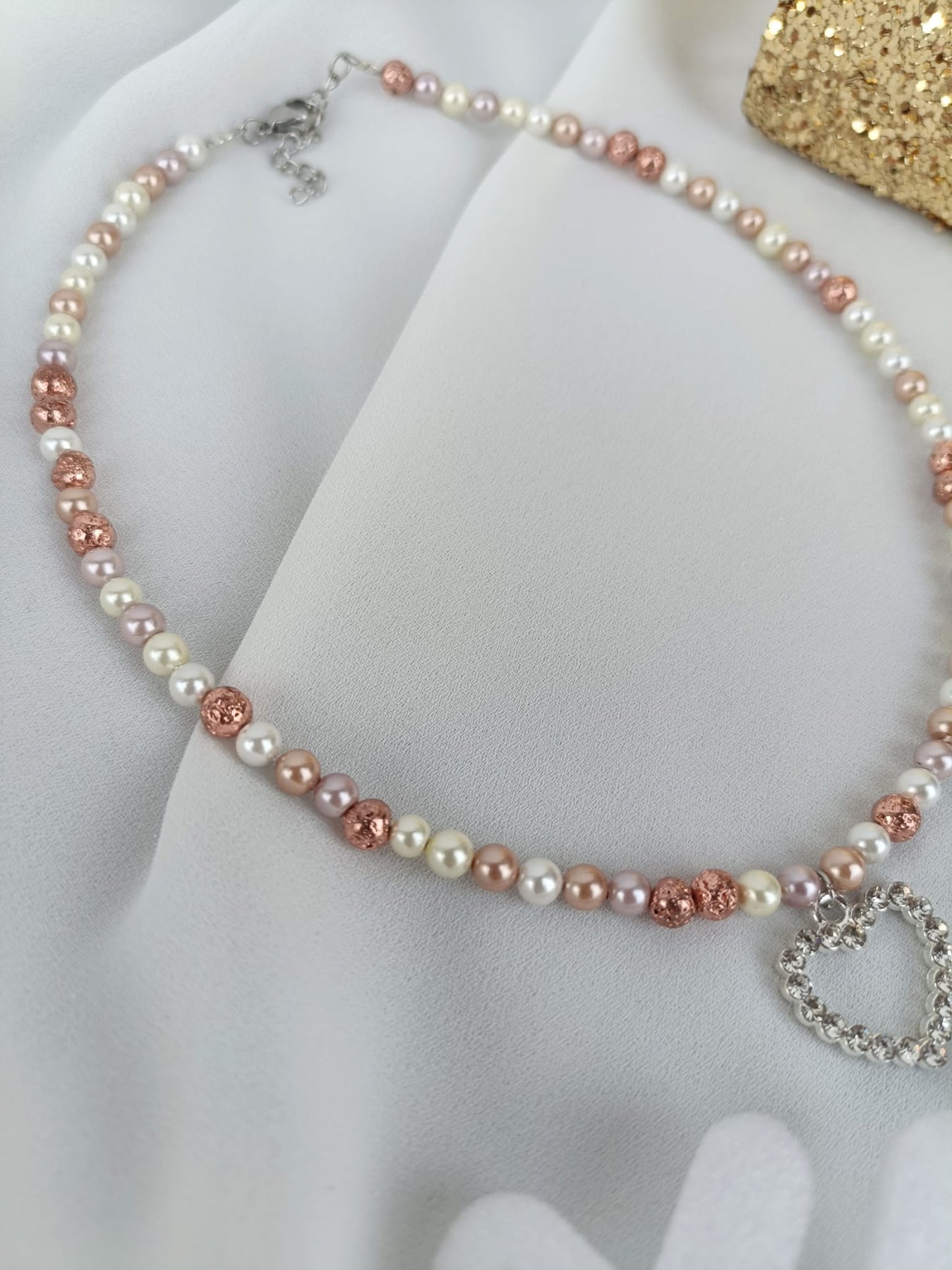Collana perle di fiume bianche/rosate con cuore