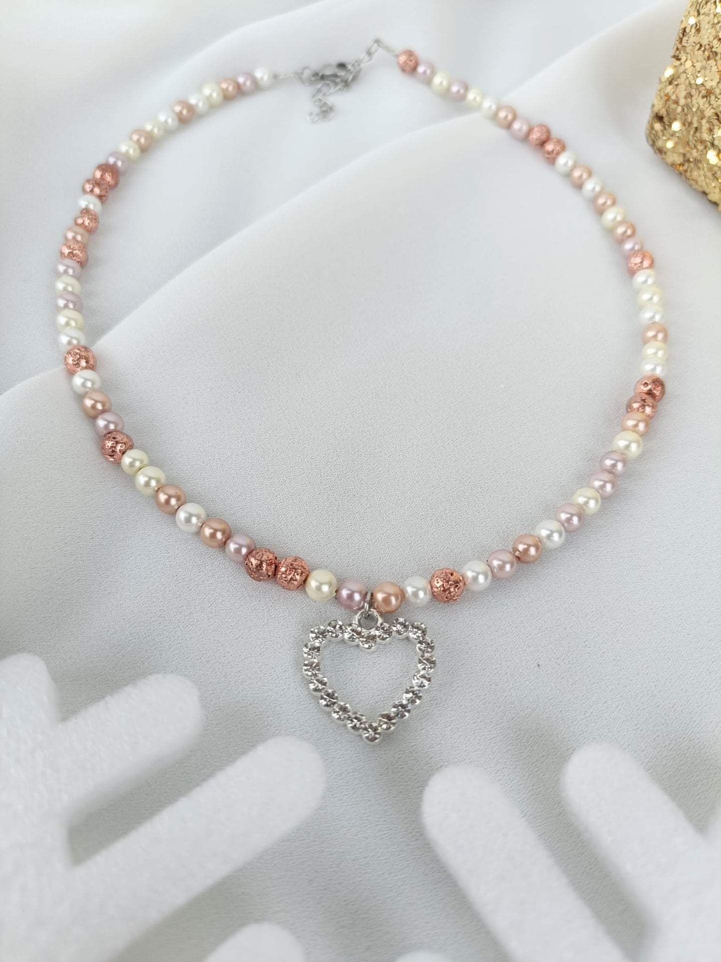 Collana perle di fiume bianche/rosate con cuore