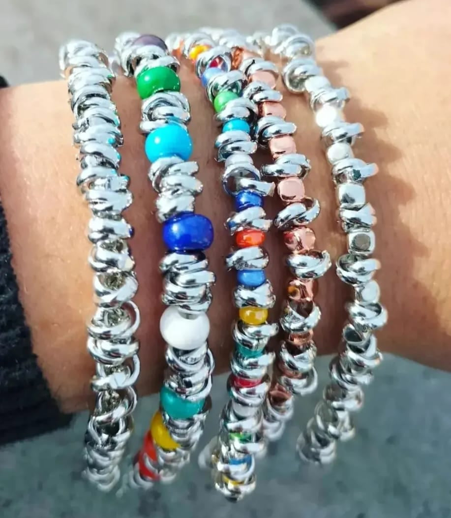 Bracciale sfere piccole multicolore e nodini