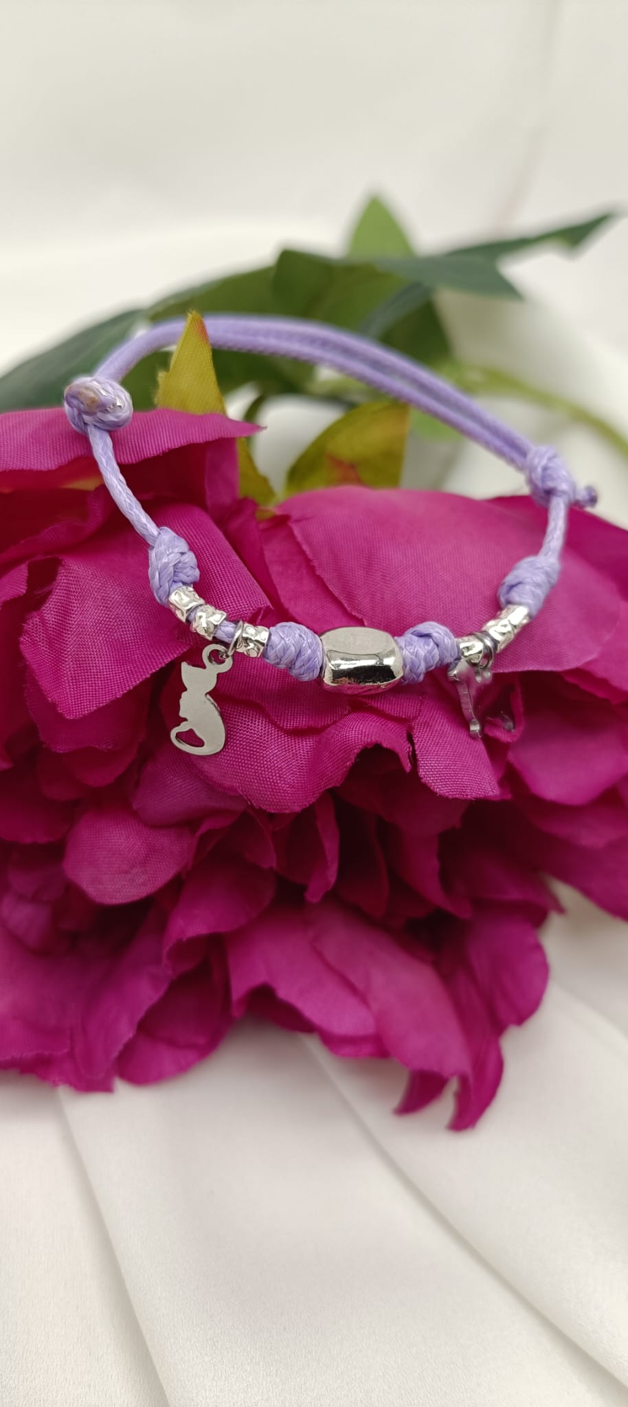 Bracciale cordino glicine con granelli, maxi pepita, cane e gatto