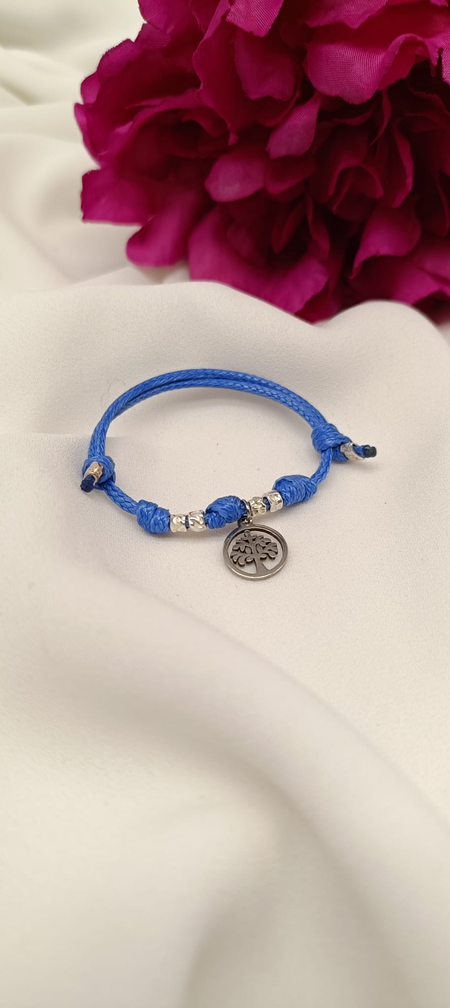 Bracciale baby cordino colorato con 4 granelli e albero della vita