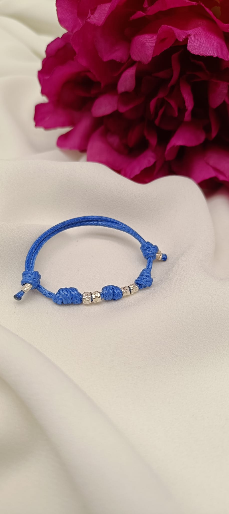 Bracciale baby cordino colorato con 4 granelli e albero della vita