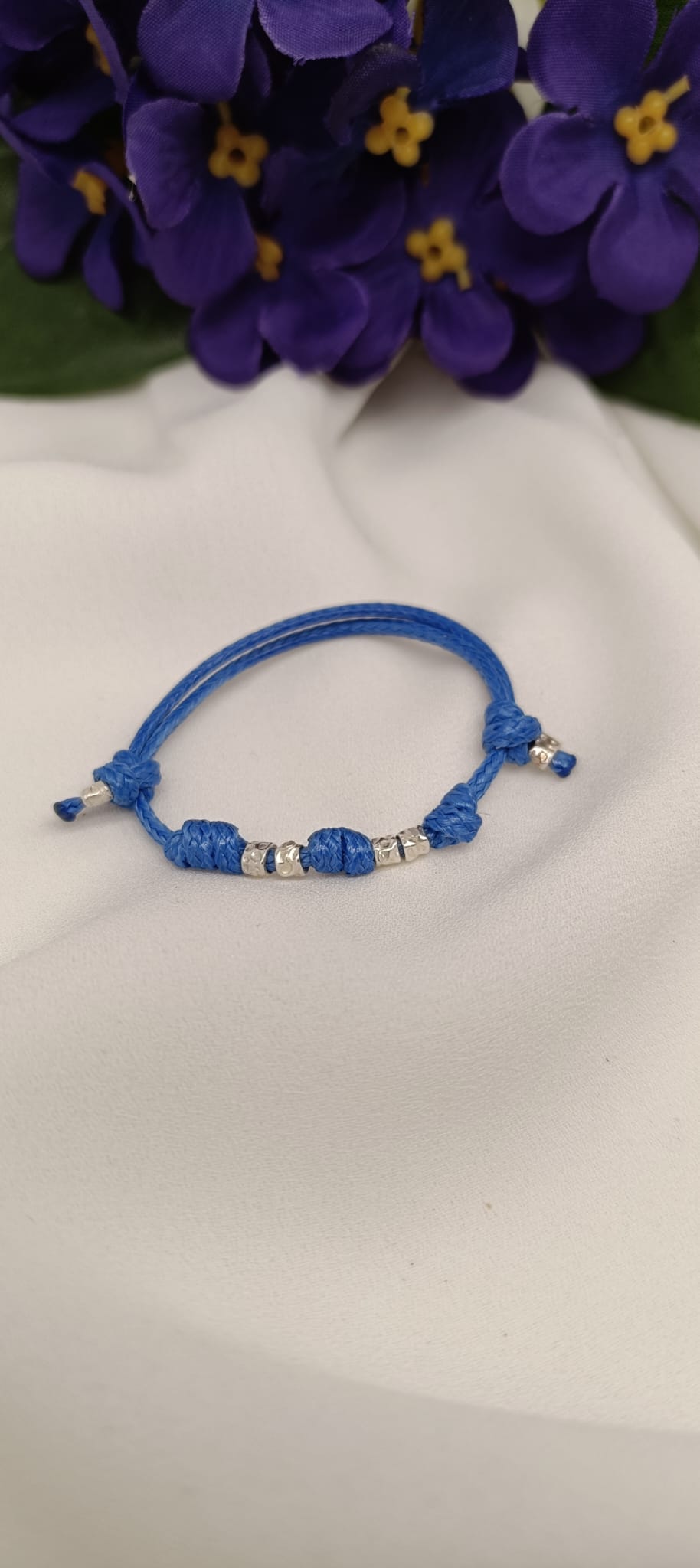 Bracciale baby cordino colorato con 4 granelli e albero della vita