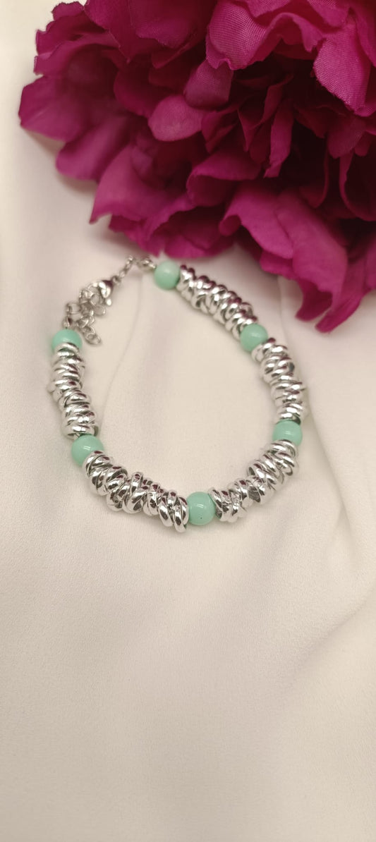 Bracciale nodini e sfere turchesi chiare