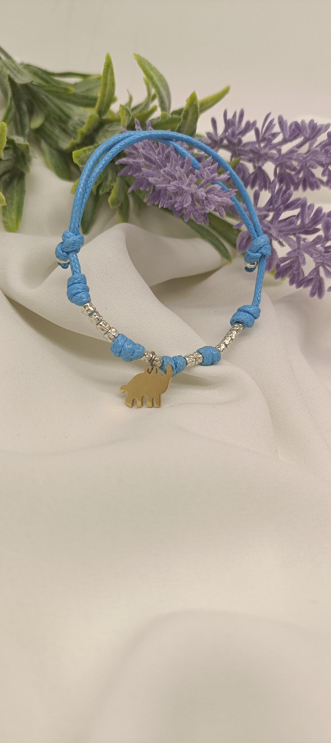 Bracciale cordino colorato, 12 granelli e 3 charms