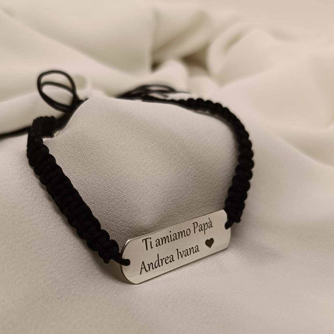 Bracciale cordino regolabile e targa personalizzata