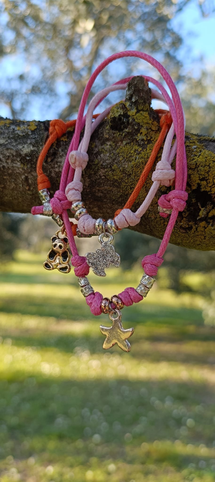 Bracciale cordino colorato con granelli, rondelle e ciondolo stella